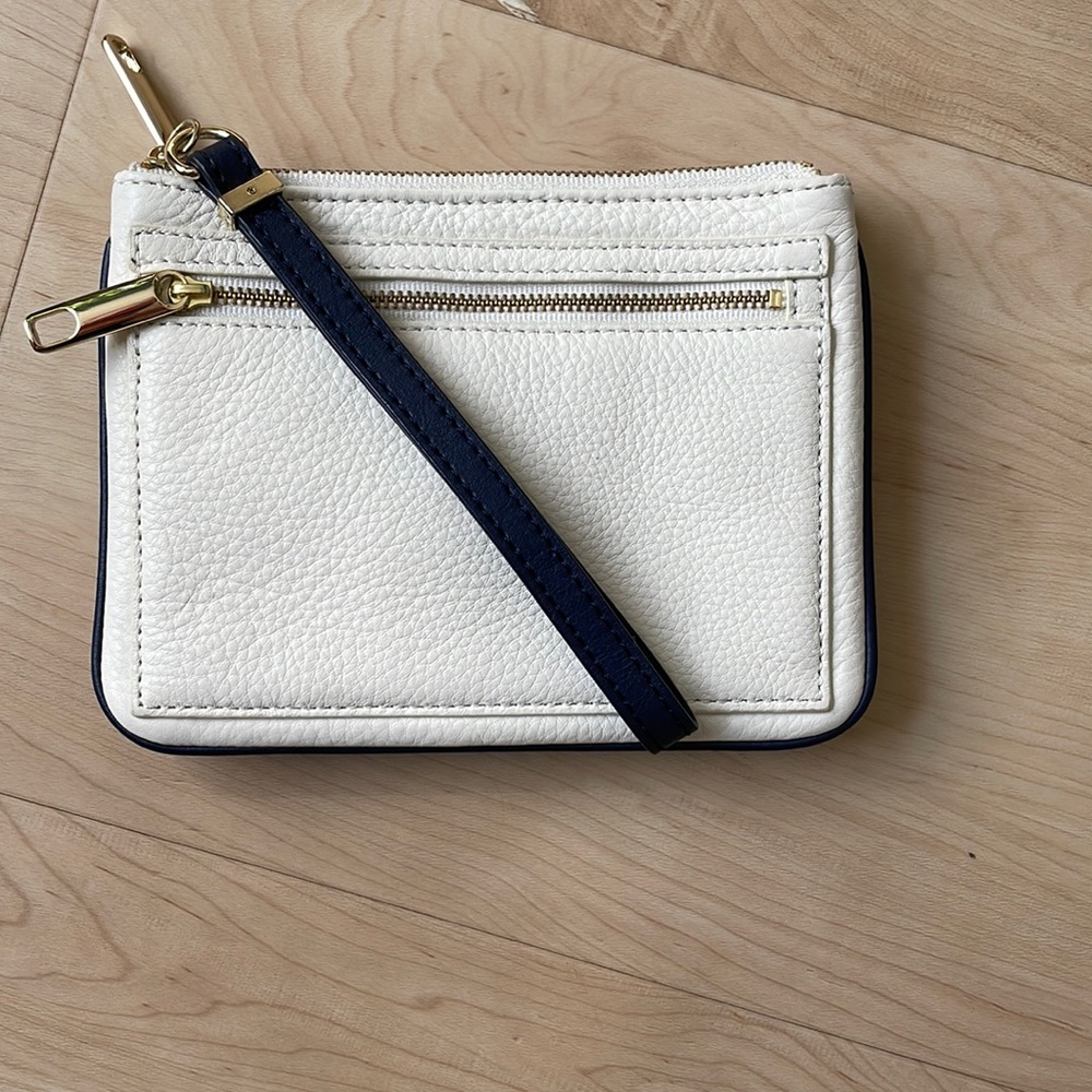 Talbots - Ivory/navy trim clutch